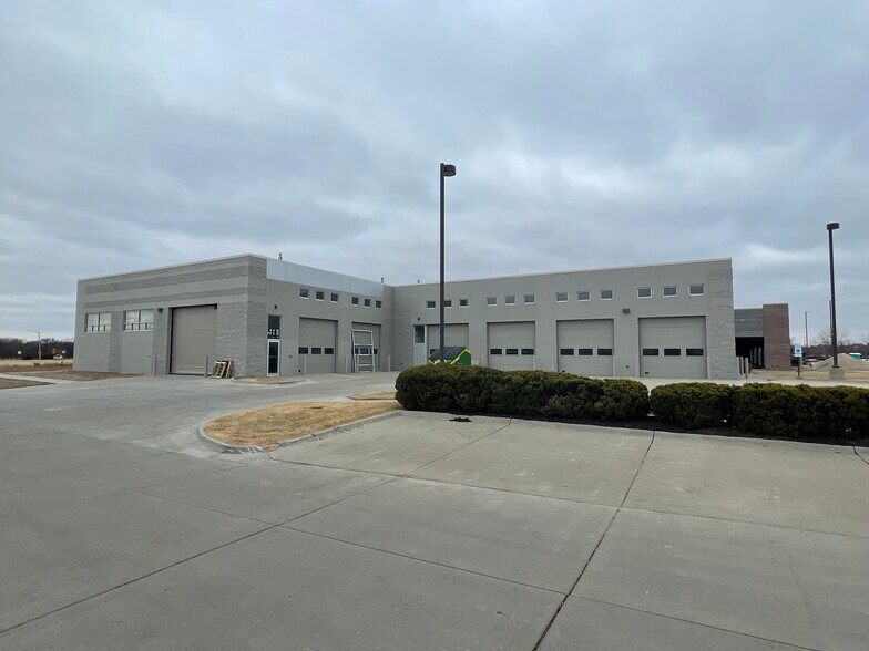 More Photos Of 8245 Cody Dr, Lincoln Warehouse For Lease
