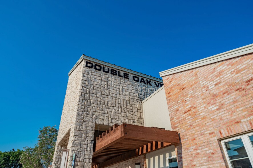 More Photos Of 8351 Justin Rd, Double Oak Veterinarian Kennel For Sale