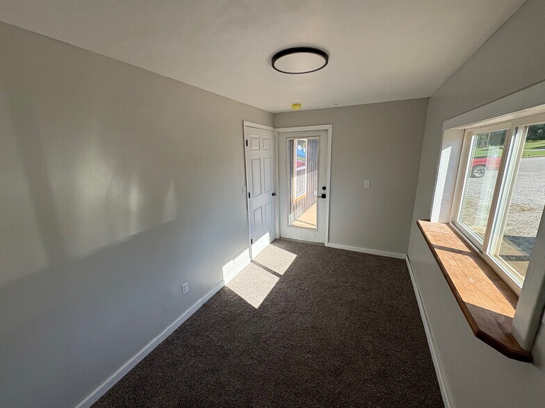 More Photos Of 1172 N Gaskill St, Huntsville Freestanding For Sale