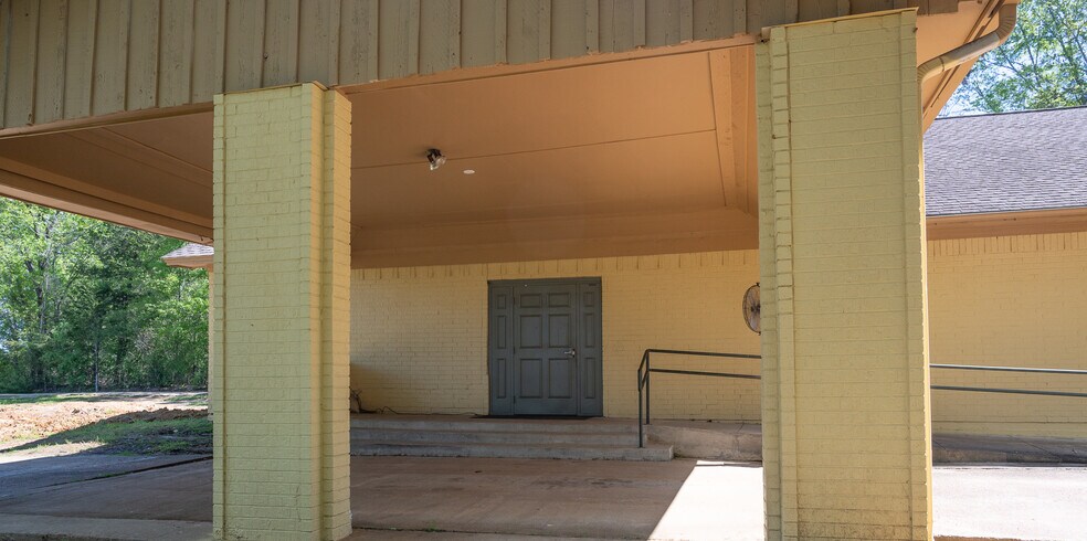 More Photos Of 120 NW 304 Loop, Crockett Daycare Center For Sale