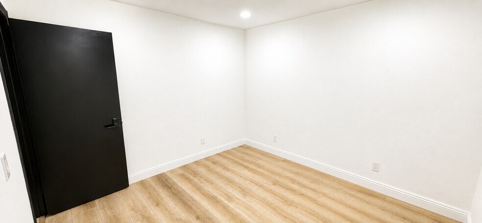 More Photos Of 4516 W Charleston Blvd, Las Vegas Freestanding For Sale