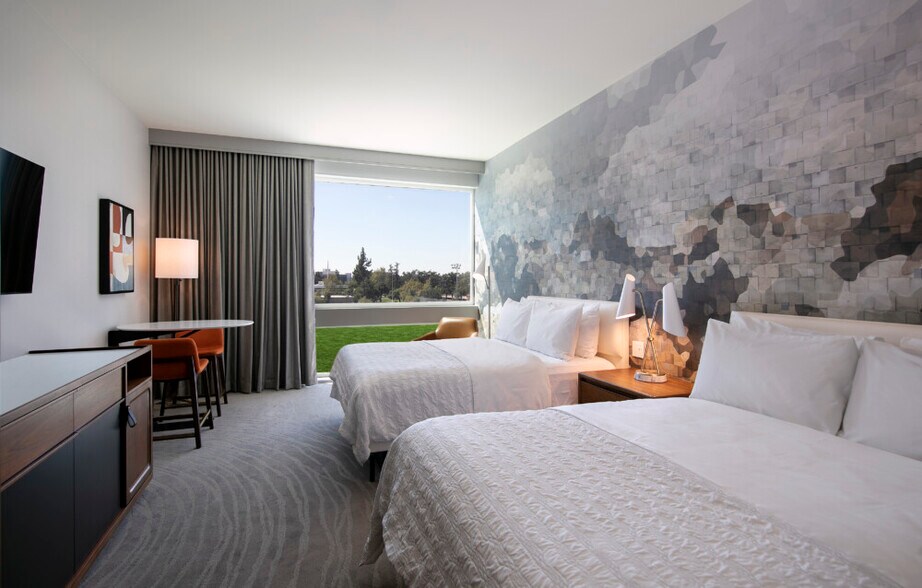 More Photos Of 130 W Huntington Dr, Arcadia Hotel For Sale
