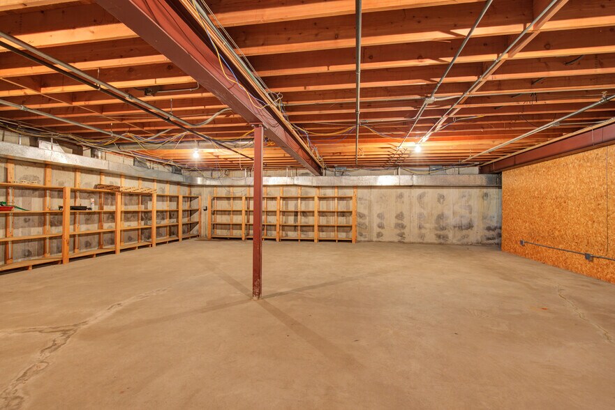 More Photos Of 1431 N 2nd St, Wisconsin Rapids Office For Sale