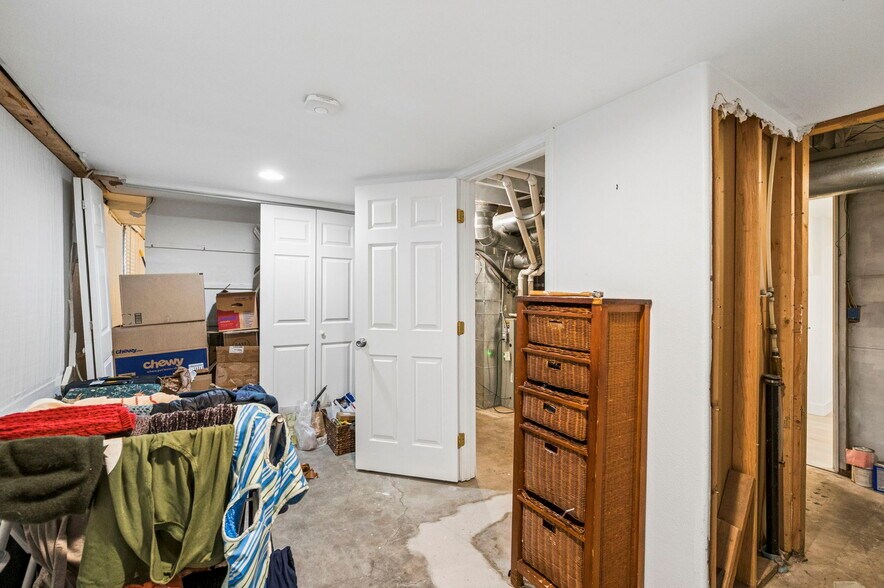 More Photos Of 11020 N Moore Ave, Portland Flex For Sale