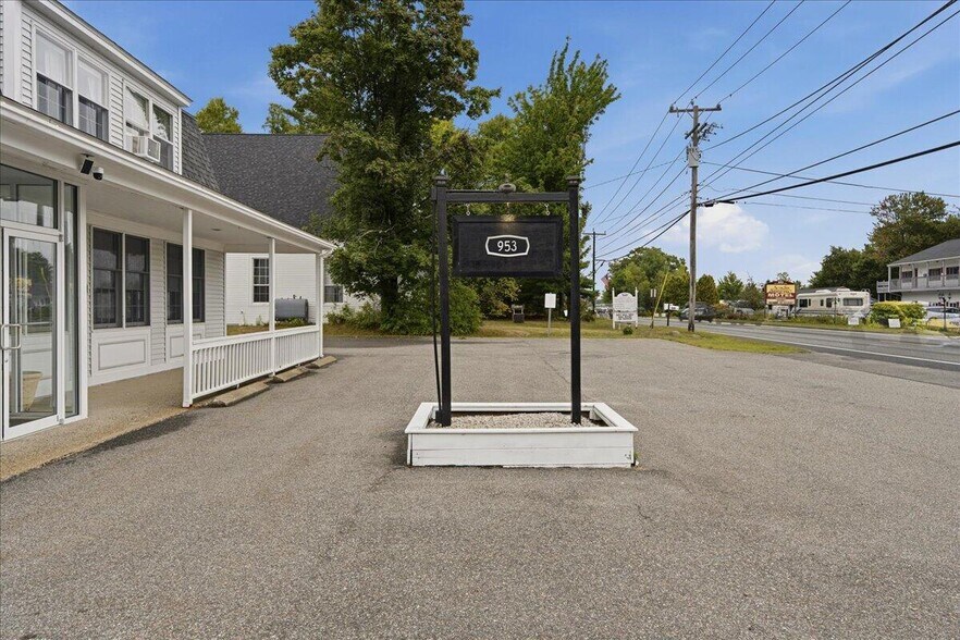 More Photos Of 953 Bar Harbor Rd, Trenton Office Residential For Sale