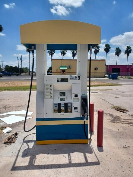 More Photos Of 939 S Alamo Rd, Alamo Convenience Store For Sale