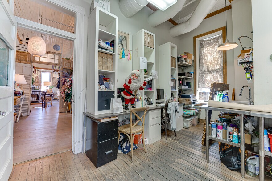 More Photos Of 1008 E 15th St, Plano Storefront Retail Office For Sale