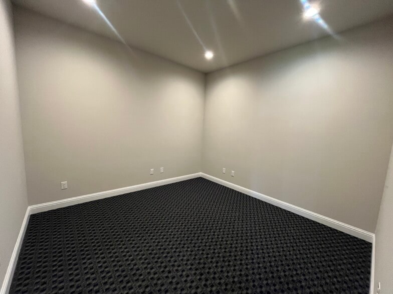 More Photos Of 6000 Alma Rd, McKinney Medical For Sale