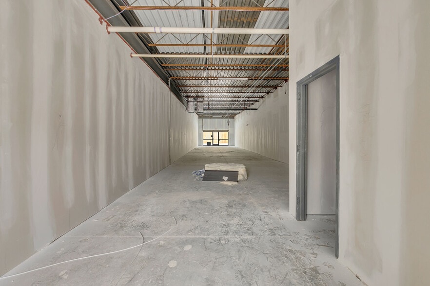 More Photos Of 1204 Murfreesboro Pike, Nashville Storefront Retail Office For Lease