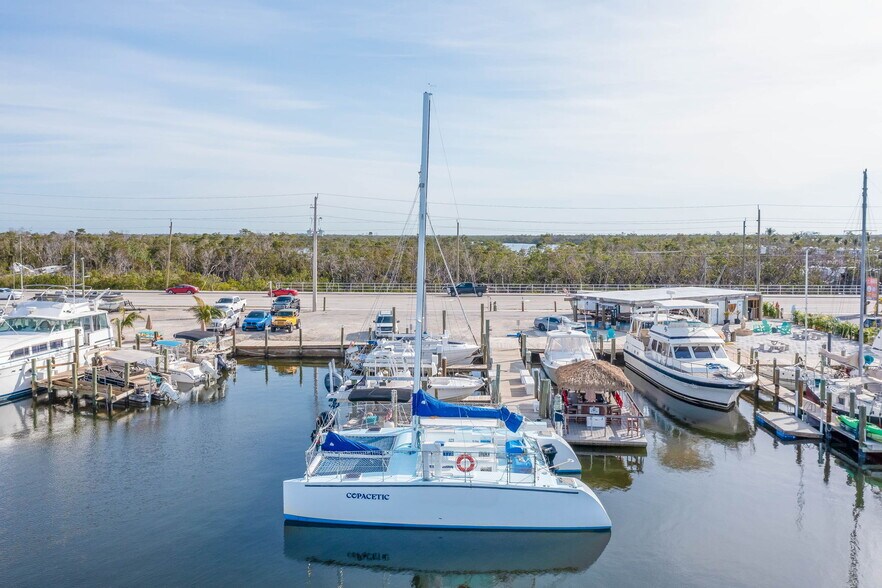 More Photos Of 18400 San Carlos Blvd, Fort Myers Beach Marina For Sale
