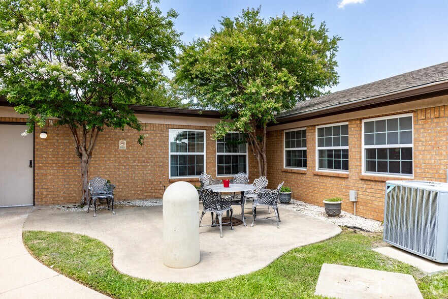 More Photos Of 2229 N Carroll Blvd, Denton Skilled Nursing Facility For Sale