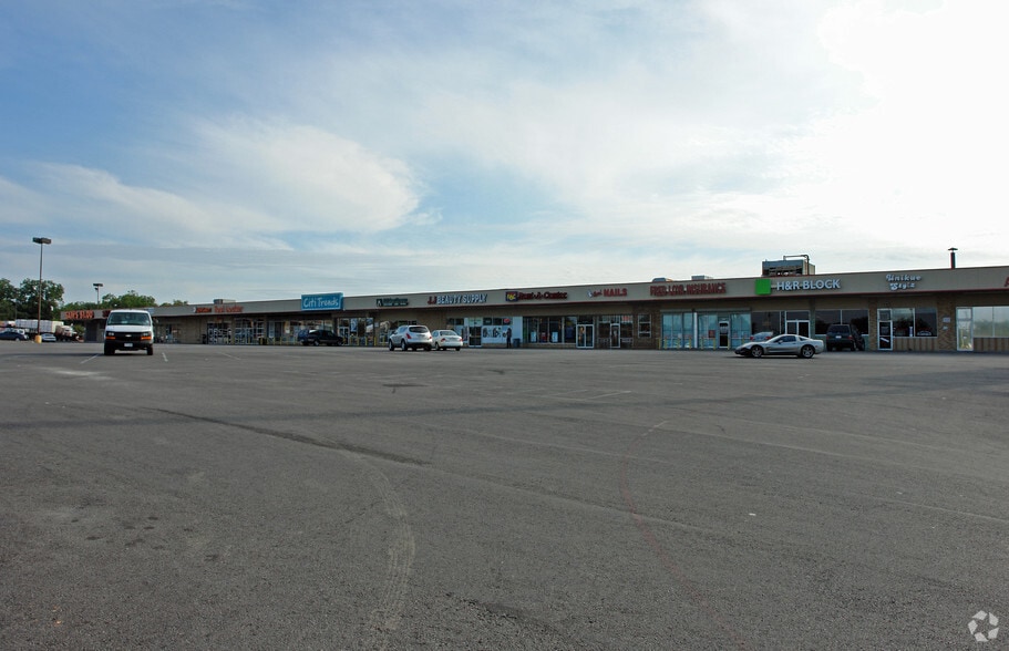 More Photos Of 3200 S Lancaster Rd, Dallas General Retail For Lease