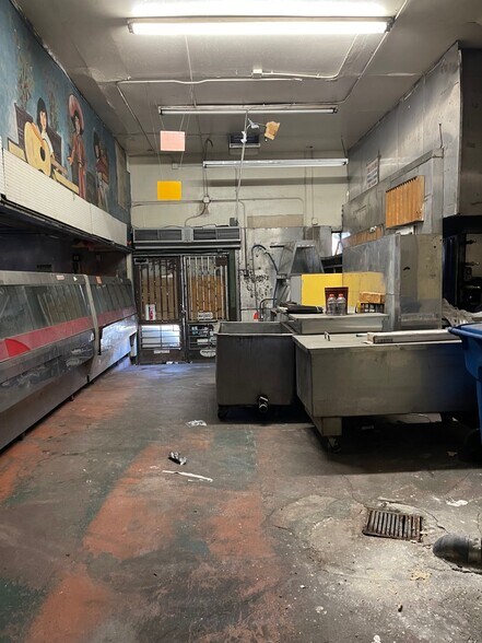 More Photos Of 2426 E 4th St, Los Angeles Freestanding For Sale