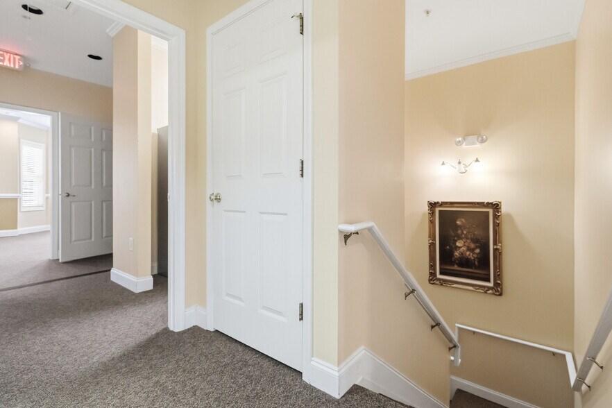 More Photos Of 100-126 Prospect Pl, Alpharetta Office For Sale