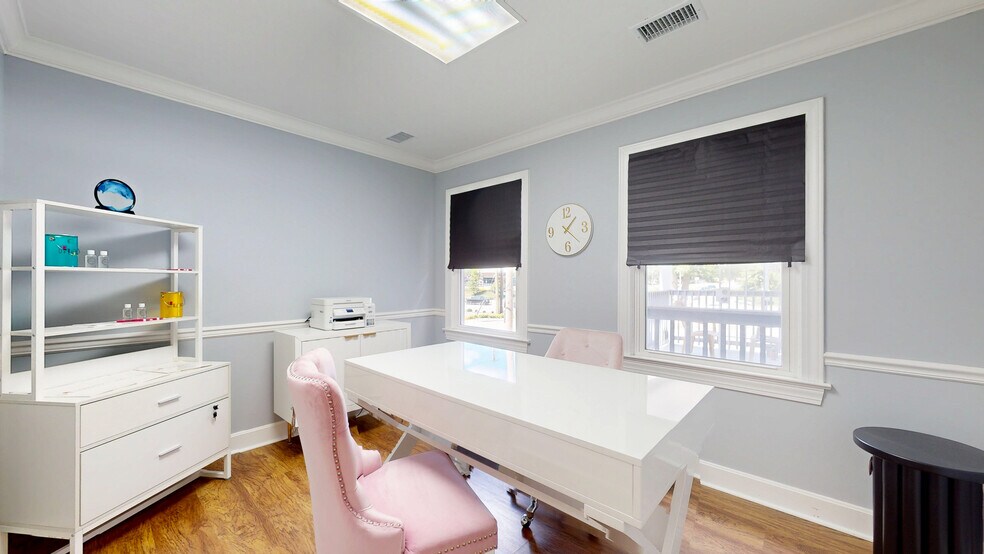 More Photos Of 105 N Madison Ave, Louisville Freestanding For Lease