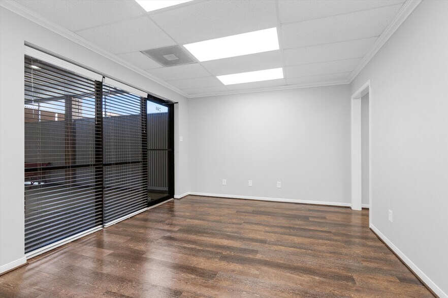 More Photos Of 3421 W Davis St, Conroe Medical For Lease