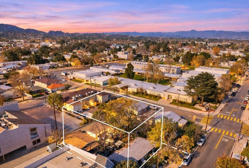 More Photos Of 24513 Walnut St, Santa Clarita Apartments For Sale
