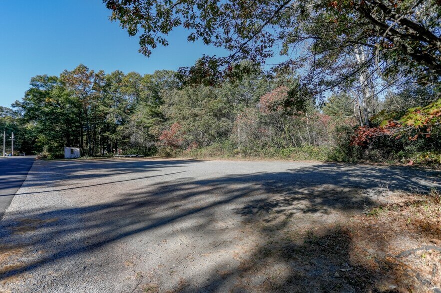 More Photos Of 147801 Half Moon Lake Dr, Mosinee General Retail For Sale