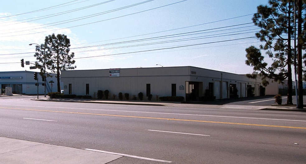 More Photos Of 1820 S Grand Ave, Santa Ana Warehouse For Lease