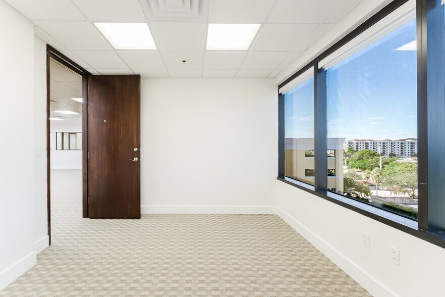 More Photos Of 40 SE 5th St, Boca Raton Office For Lease