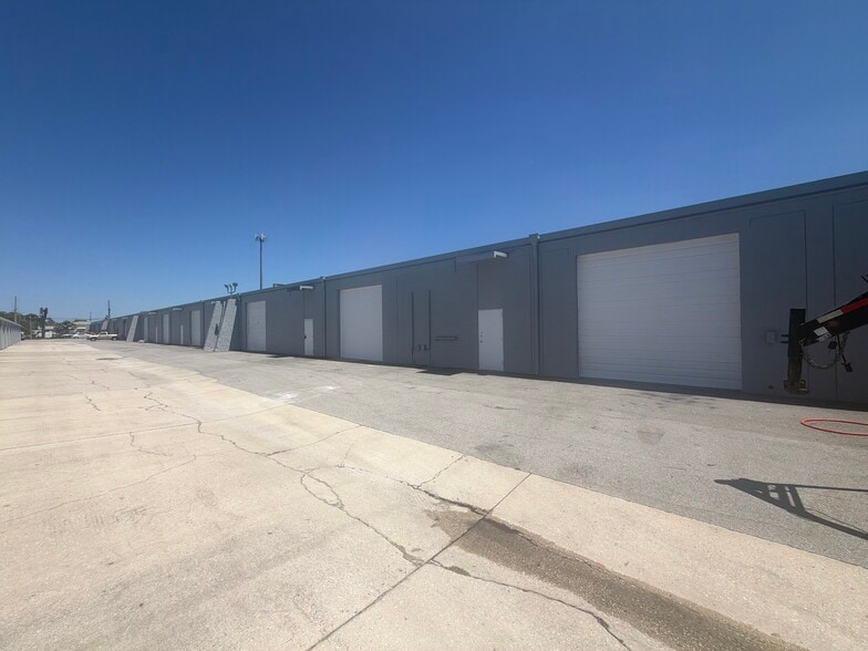 Primary Photo Of 3500 Aloma Ave, Winter Park Warehouse For Lease