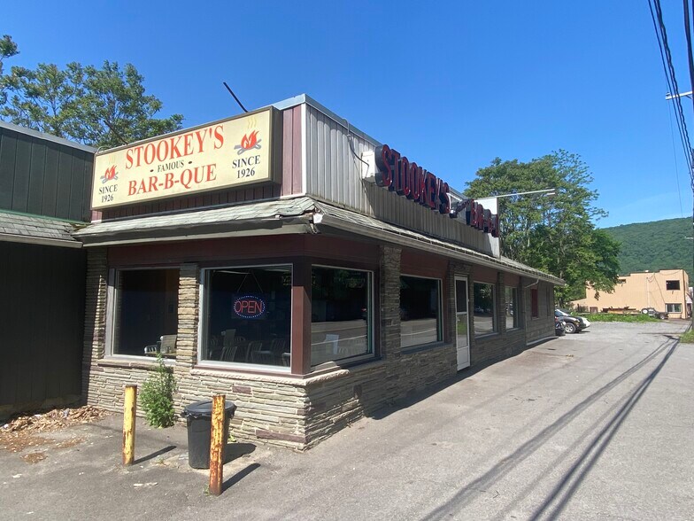 More Photos Of 122 E Poplar St, Nanticoke Restaurant For Sale