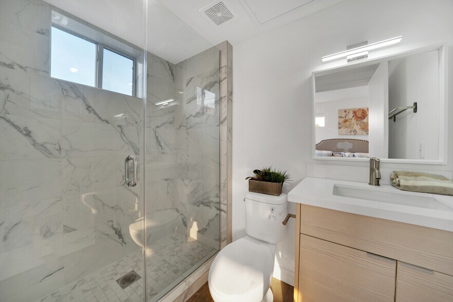 More Photos Of 1245 N New Hampshire Ave, Los Angeles Apartments For Sale