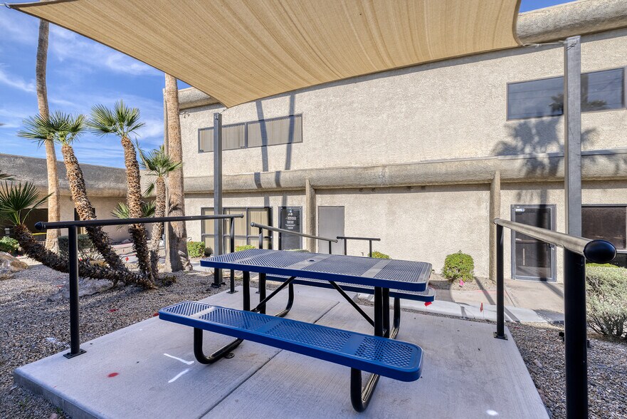 More Photos Of 2950 E Flamingo Rd, Las Vegas Office For Sale