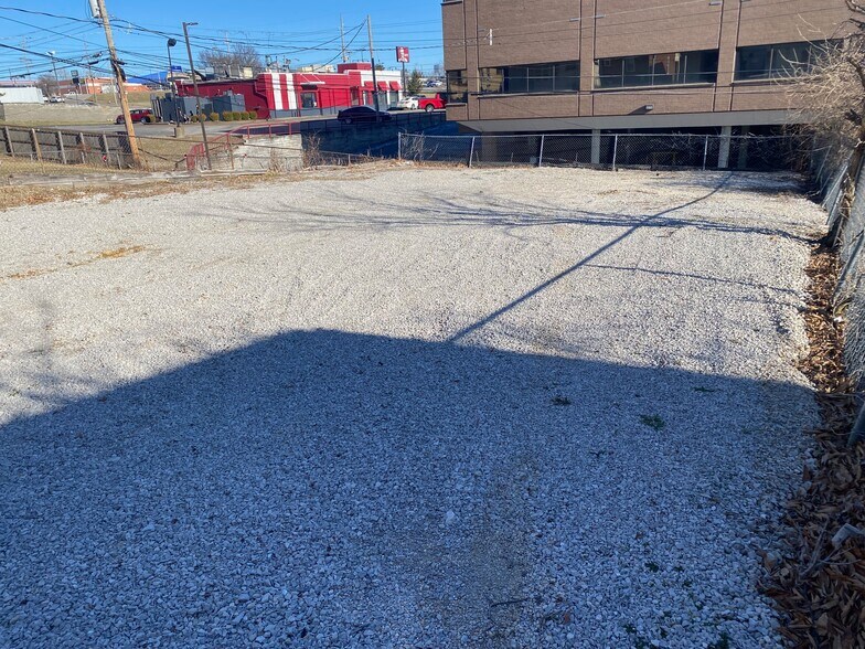 More Photos Of 4142 Crescent Dr, Saint Louis Medical For Sale