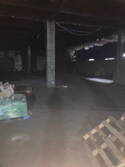 More Photos Of 33-51 11th St, Long Island City Warehouse For Lease