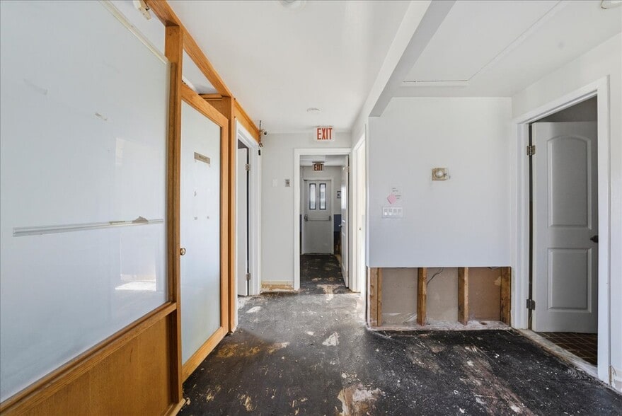 More Photos Of 2132 Central Park Ave, Yonkers Freestanding For Sale