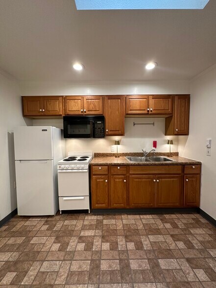 More Photos Of 600 W Crockett St, Seattle Apartments For Lease