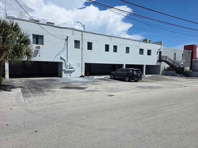 More Photos Of 1260 E Oakland Park Blvd, Oakland Park Office For Sale