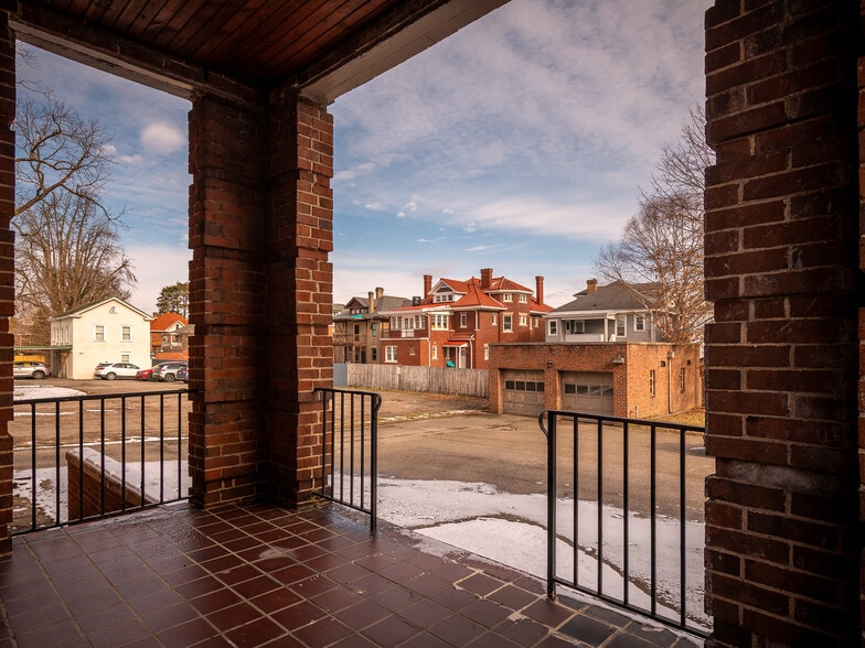 More Photos Of 1526 Kanawha Blvd E, Charleston Office Residential For Sale