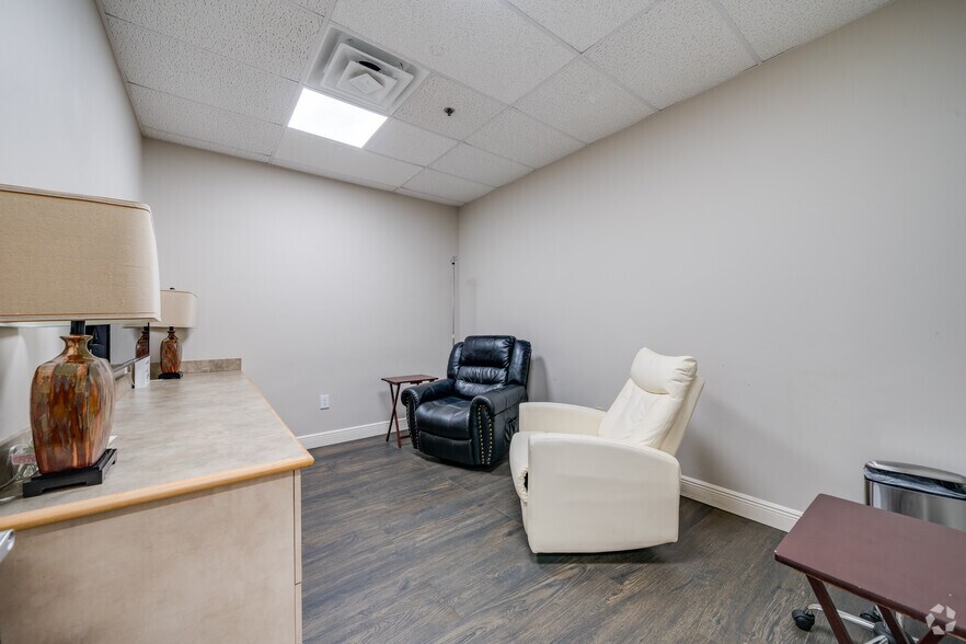 More Photos Of 5975 Sunset Dr, Miami Medical For Sale