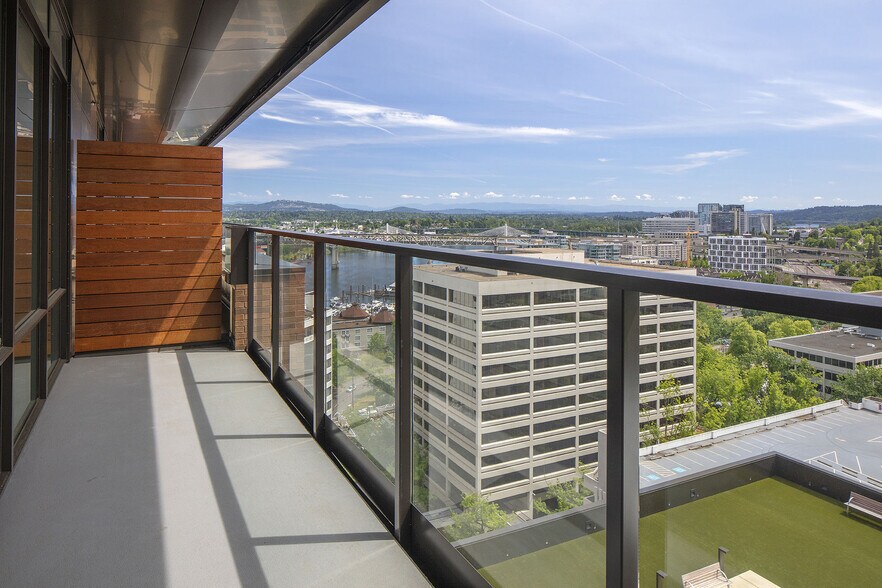 More Photos Of 140 SW Columbia St, Portland Apartments For Lease
