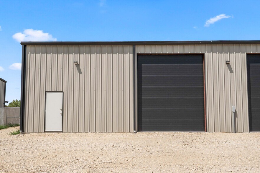 More Photos Of 2036 Seaborn Road Building 3 Suite A, Ponder Warehouse For Lease