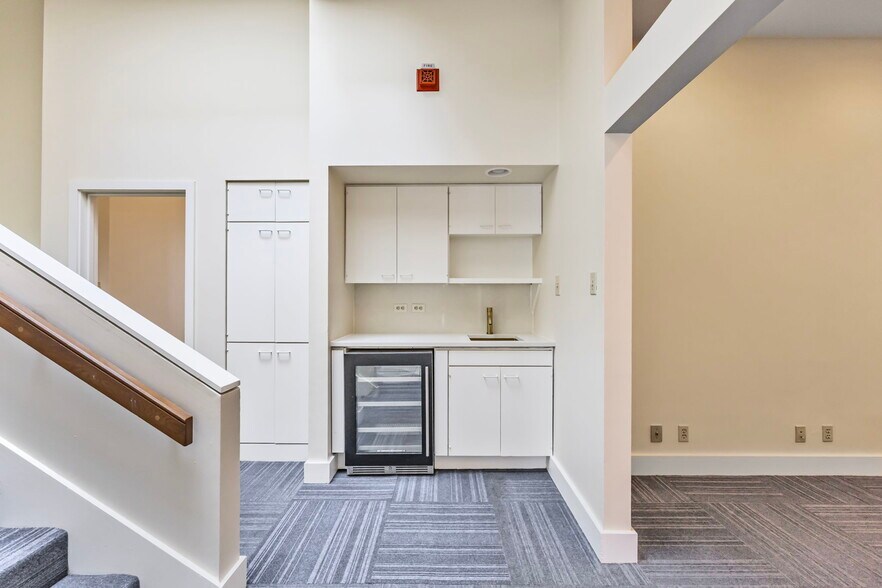 More Photos Of 620 Congress Ave, Austin Office For Lease