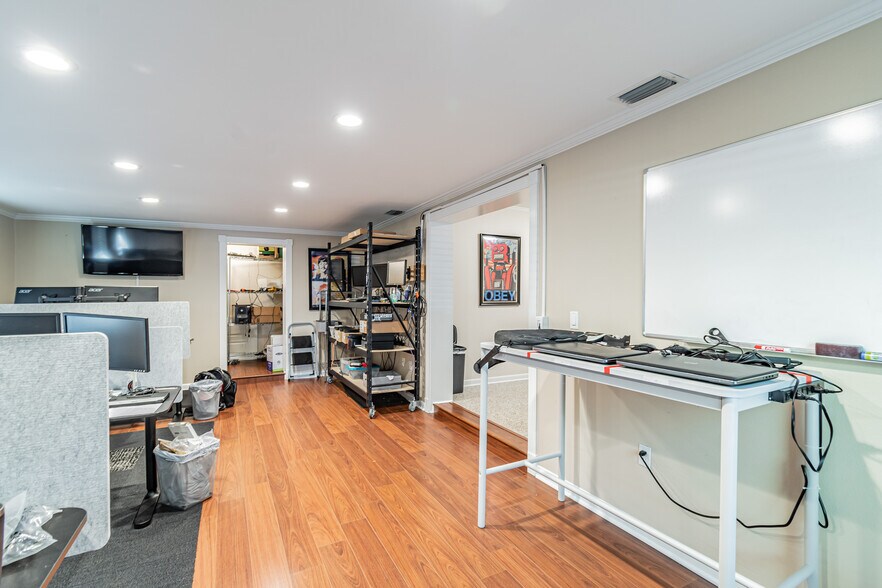 More Photos Of 110 Crenshaw Lake Rd, Lutz Office For Lease