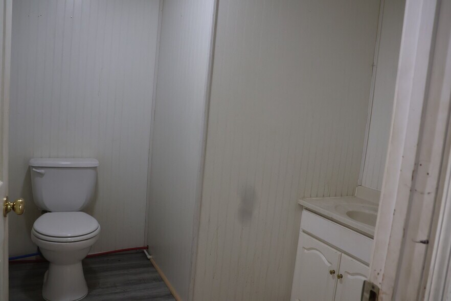 More Photos Of 1192 S Business Route 5, Camdenton Industrial For Sale