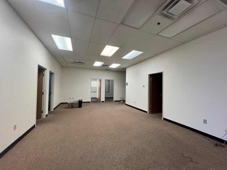 More Photos Of 6677 W Thunderbird Rd, Glendale Medical For Sale