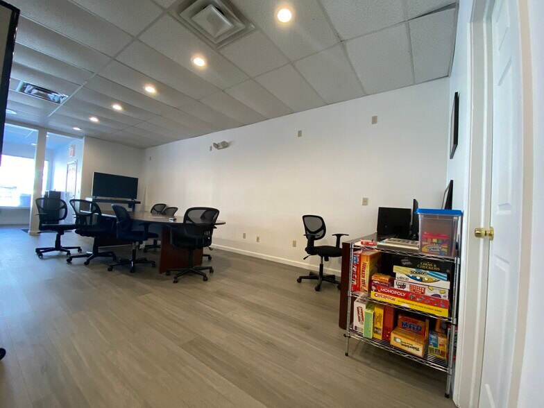 More Photos Of 34 Town St, Norwich Storefront Retail Office For Sale