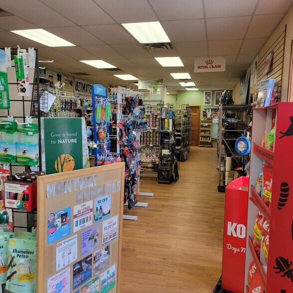 More Photos Of 609 Route 208, Gardiner General Retail For Sale