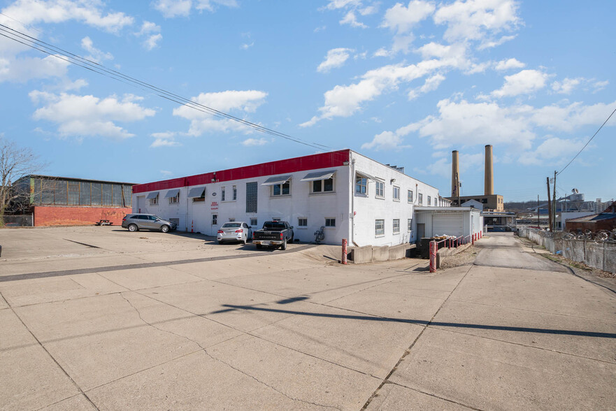 Primary Photo Of 3330 Beekman St, Cincinnati Manufacturing For Lease