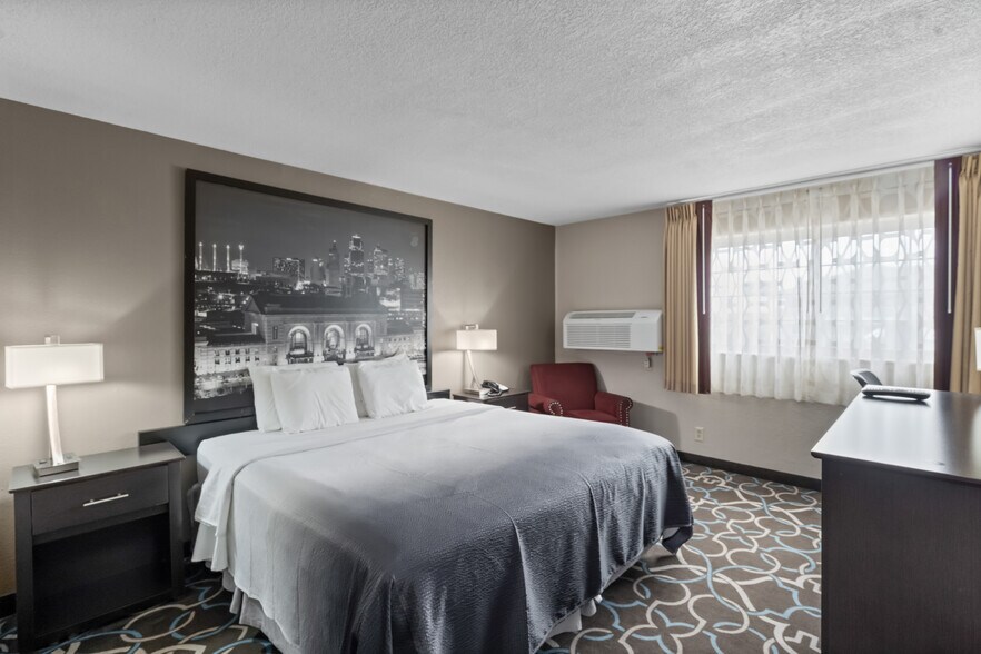 More Photos Of 4321 N Corrington Ave, Kansas City Hotel For Sale