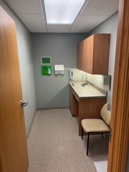 More Photos Of 700 S Dewey St, Greenville Healthcare For Lease