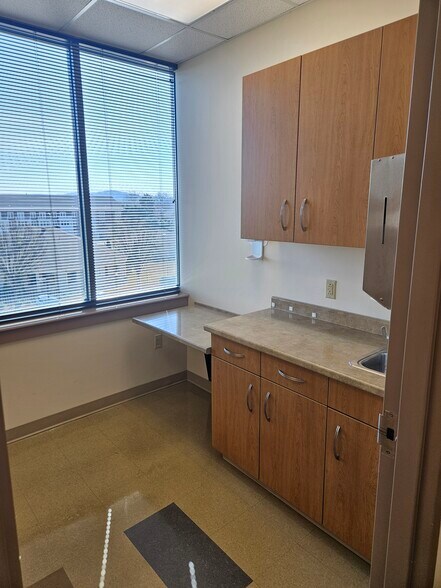 More Photos Of 8337 Us-72 Hwy, Madison Medical For Lease