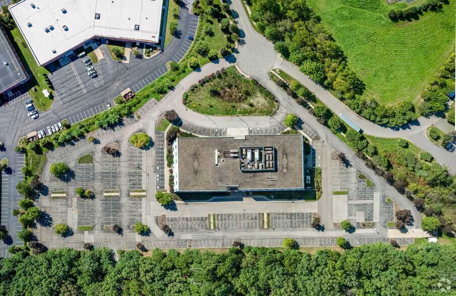 More Photos Of 120-140 E Kensinger Dr, Cranberry Township Office For Sale