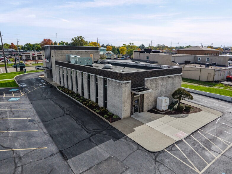 More Photos Of 14444 Pearl Rd, Strongsville Bank For Sale