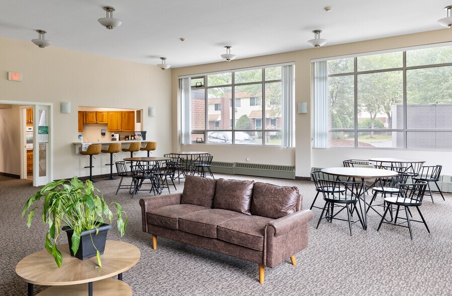 More Photos Of 193-321 Fernbank Rd, Springfield Apartments For Sale